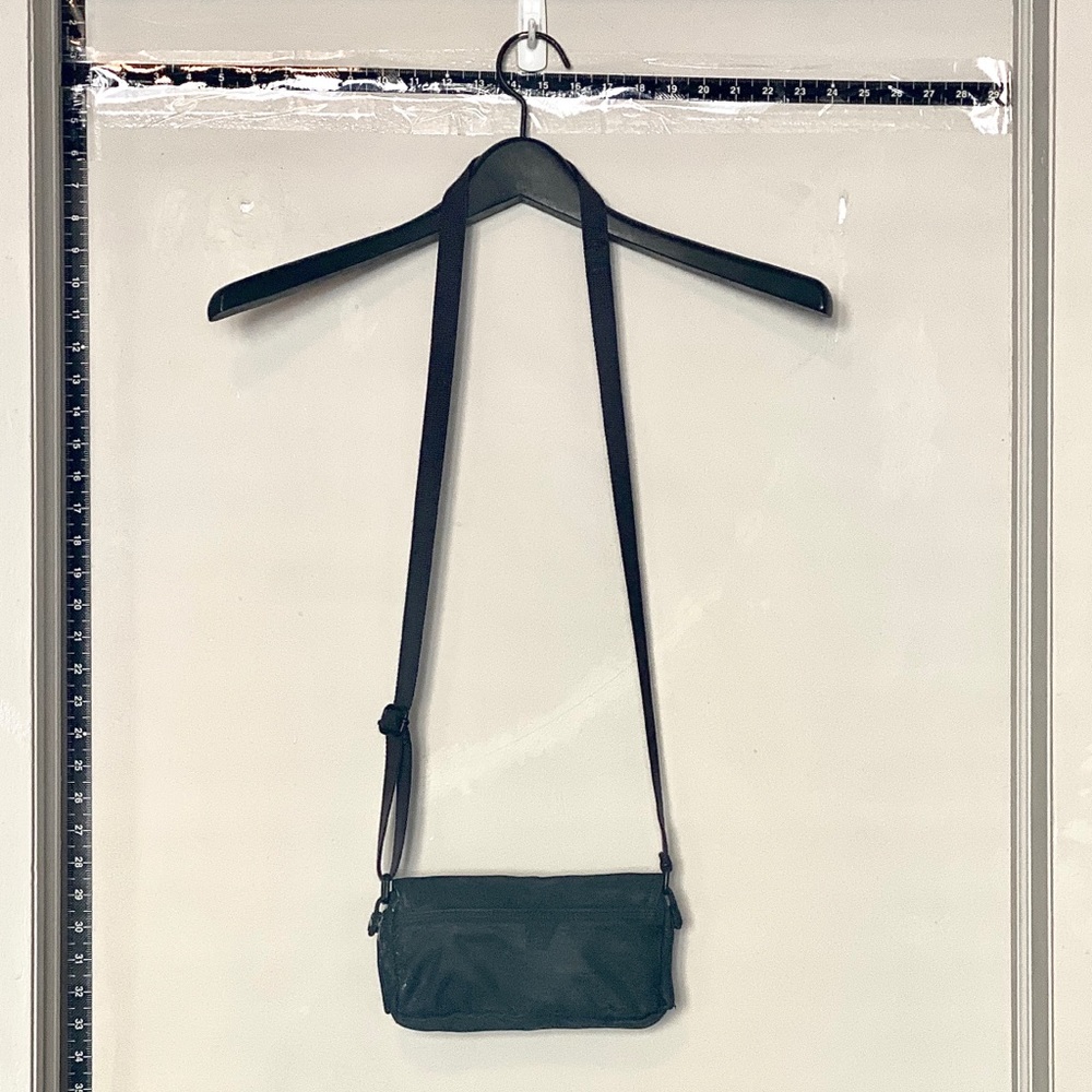 CARHARTT HAND-PAINTED ESSENTIAL CROSS BODY BAG - Picture 3 of 15
